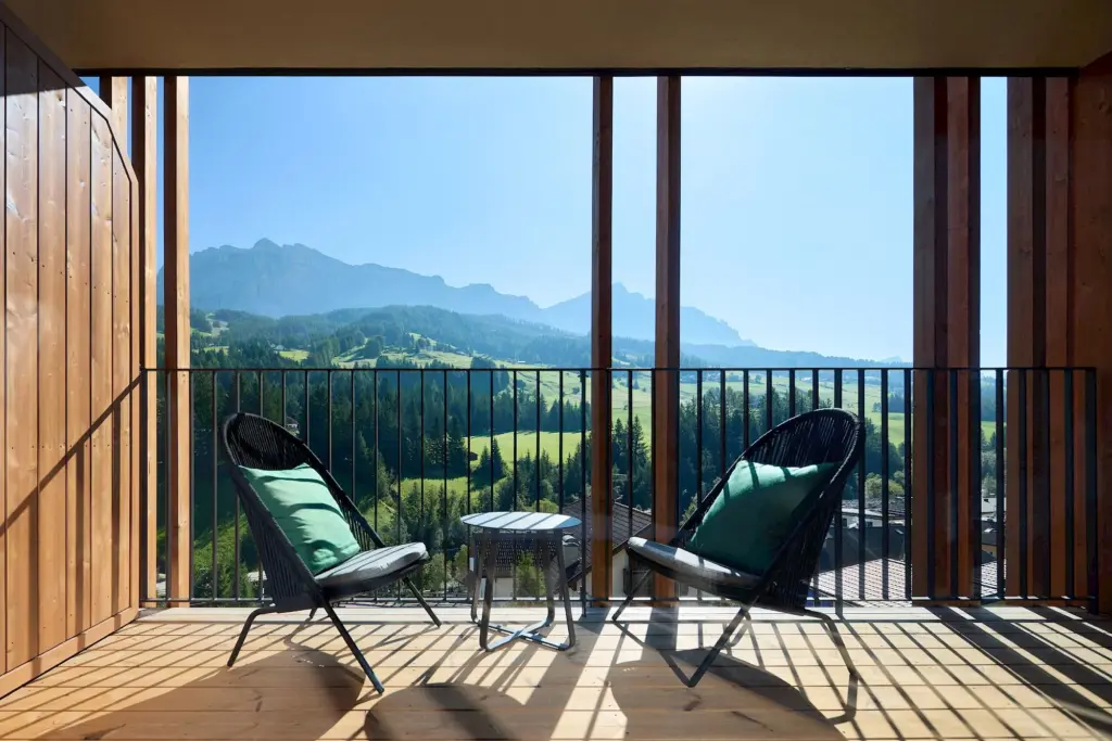 Balkon des Zimmers Canederlo mit Blick in die Dolomiten