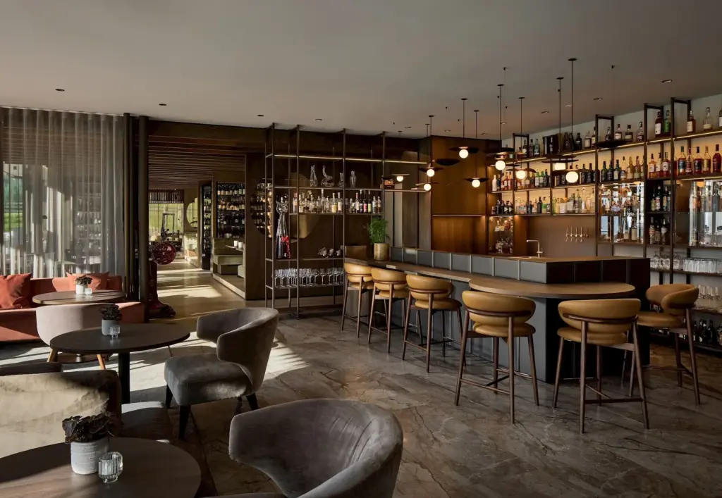 Lounge Bar des Badia Hill