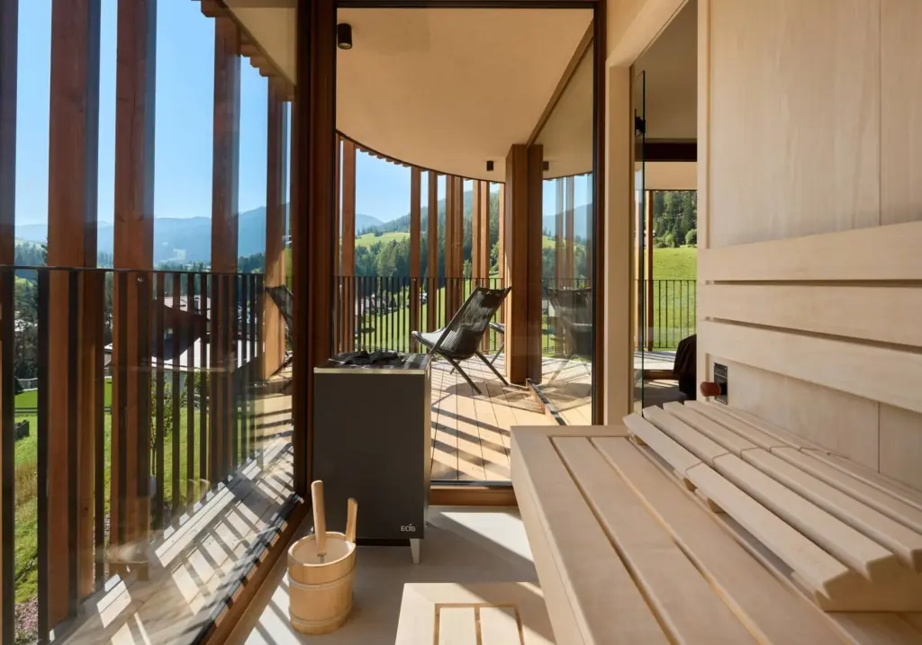 Balkon der Sauna Suite mit Blick auf die private Sauna