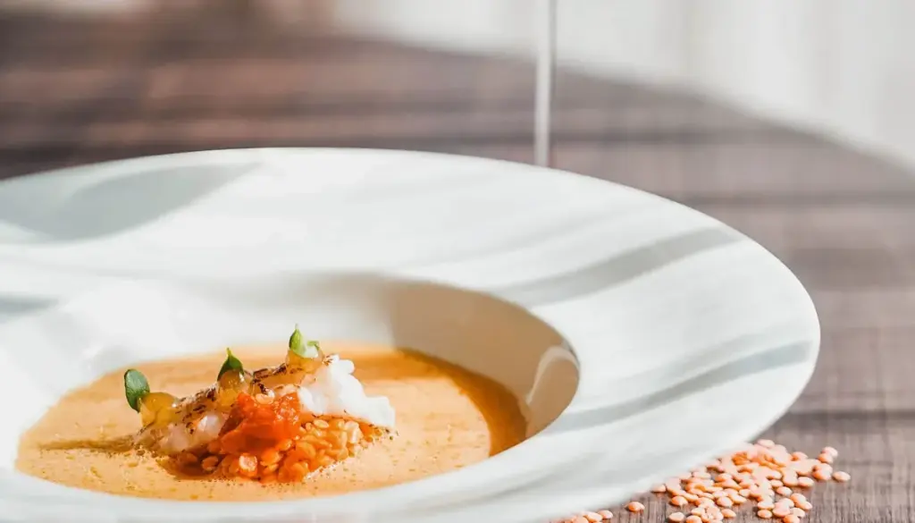 Suppe mit Tatar