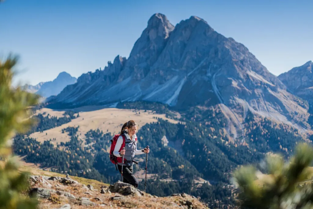 Wanderin in den Dolomiten